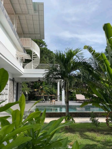 ផ្ទះលម្ហែលក់បន្ទាន់