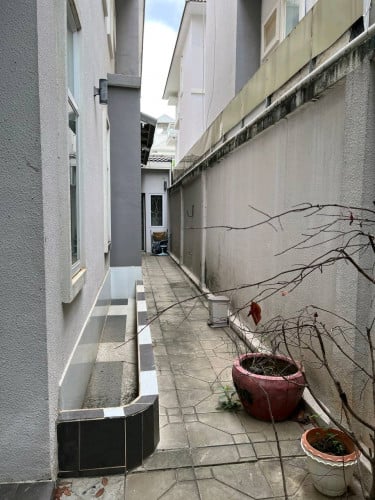 វីឡាភ្លោះចង់លក់ （ប្លងរឹងជូន）