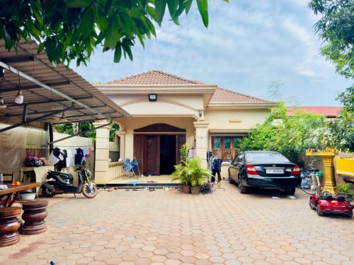 វីឡាតឿលក់បន្ទាន់​ ក្រោយផ្សារលេីសៀមរាប​ ផ្ទះក្នុងក្រុងស្រួលរស់នៅ