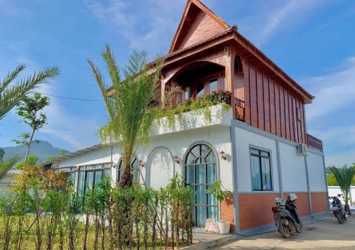 ផ្ទះលំហែបែបអុឺរ៉ុបកាត់ខ្មែរ