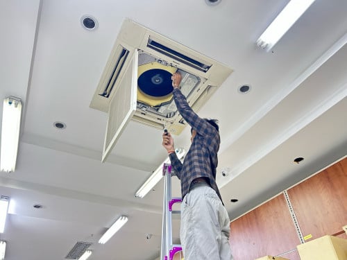 មានទទួលជួសជុលម៉ាស៊ីនត្រជាក់ម៉ាស៊ីនបោកខោអាវទូរទឹកកកម៉ាស៊ីនផលិតទឹកកកម៉ាស៊ីនទឹកជម្រុះគ្រប់ប្រភេទ