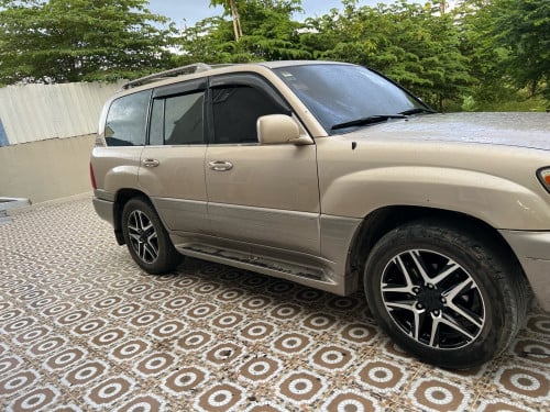 រថយន្ដលក ក្រោមទីផ្សារ