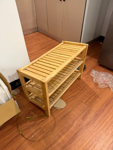 ធ្នើរដាក់ស្បែកជើង១តឹក