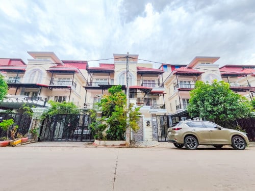 វីឡាភ្លោះ សម្រាប់លក់!!