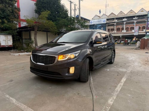 ស្តុកថ្មី Kia Carnival Prestige 2015