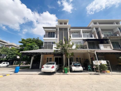 វីឡាLA សម្រាប់ជួលនៅបុរីប៉េងហួតបឹងស្នោរ​