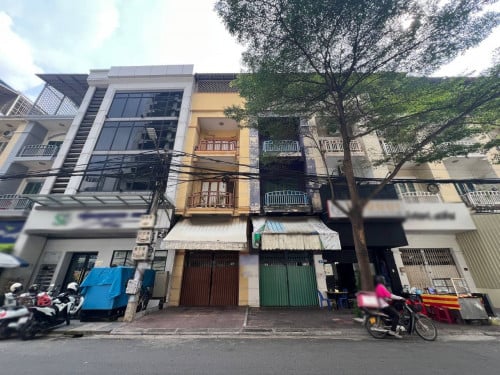 ផ្ទះអាជីវកម្ម សម្រាប់ជួល នៅបឹងត្របែកផ្លាហ្សា | Shop house for rent at  Beong Trobaek