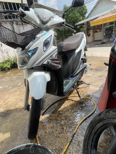 ម៉ូតូខ្ចីខ្លាំងលក់ប្រញាប់លុយ