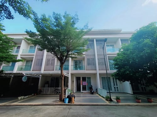 🏡 Link-House For Rent Price: 550$ at Chipmong Sensok