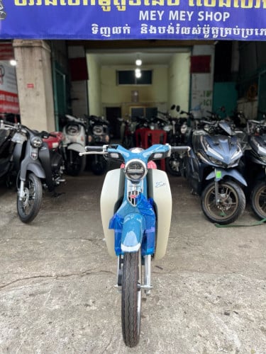 Honda Super Cub 2025 🇯🇵