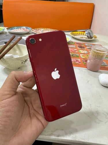 IPhone SE3 Scan 64G សំនុំបែកកែងក្រោមស្ទើរតួរថ្មនៅ 87%