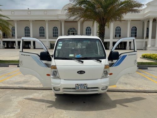 Kia Bongo ឡានស្អាតទំហំ1.4T
