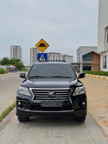 Lexus 570 2011 Full option