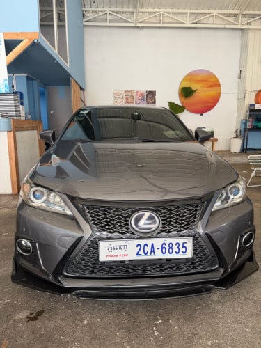 Lexus CT 200H 2013 Full option