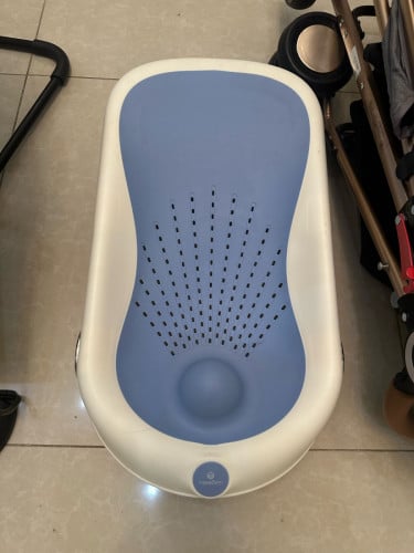 Scale-bathtub-diaper bag-stroller-bassinet-crib