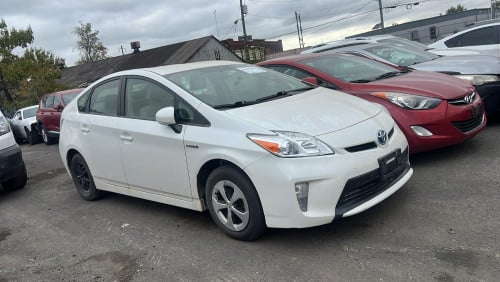 Toyota Prius 012 Option 2 ឡានសាង(តម្លៃចរចារ)