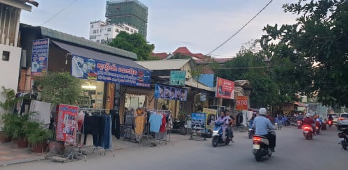 ដីនិងផ្ទះជួលសម្រាប់លក់