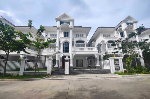 វីឡាទោល លក់បន្ទាន់ នៅបុរីភ្នំពេញថ្មី អីលីតផាក២