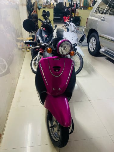 ធូដេប្រើប៊ិច