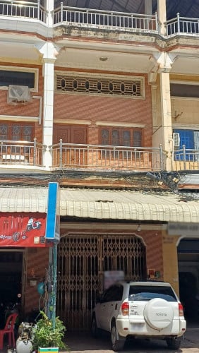 ផ្ទះល្វែងអាជីវកម្ម1ជង់សំរាប់ជួល លើផ្លូវអ៊ូរអសំណង់12