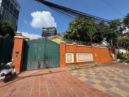 វិឡាជួល20x30m  ទួលគោក ផ្លូវធំ #283