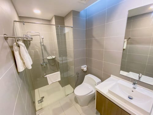 【Apartment for Rent】	Spacious 1 bedroom  for rent In BKK 1 	 【公寓出租】	金边BKK1 一室一厅一卫 出租