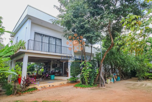 ផ្ទះលក់ក្នុងក្រុងសៀមរាប ជិតផ្សារខ្នា/ House for Sale in Siem Reap City near Khnar Market