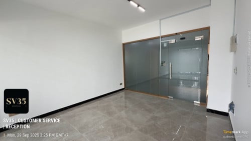 【Office Space for Rent】	Office Space in Grade C Building for rent	 【写字楼出租】	金边BKK1 丙级写字楼内办公室出租