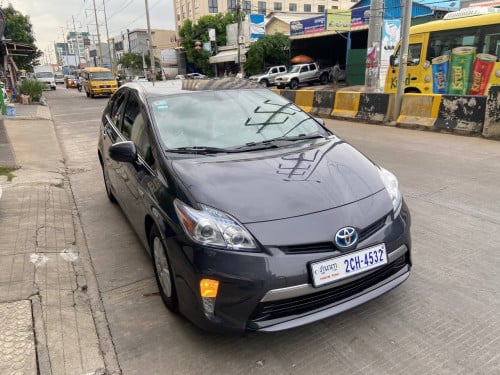 ឡានលក់Toyota Prius 2013 Option3 Plug-In ព៌ណស្លាបក្អែក សាច់ដែកថ្មី សោរដេរពីចំងាយបាន អូតូឆែកពន្ធុខ្ពស់