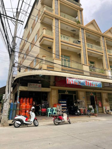 🏠 ផ្ទះលក់ ផ្លូវកែង នៅចាក់អង្រែក្រោម – ជិតផ្សារចាក់អង្រែ