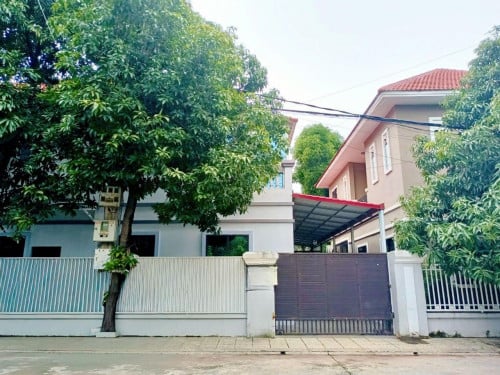 🏡Single-Villa For Rent Price: 1,200$ Nego at 6A Chrouy Changva