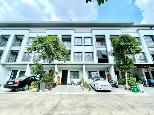 💥វីឡាកូនកាត់ LB លក់បន្ទាន់ខ្លាំង! បុរីជីបម៉ុង598 ជិតAeon2