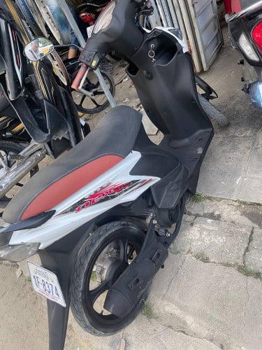 016 លក់ 475$ ដាច់ ដៃជេីងស្អាតធានាម៉ាសុីនអេម