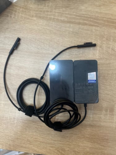 Adapter Microsoft Surface Pro/Book 65w 102w