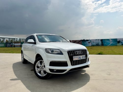 Audi Q7 ឆ្នាំ2015 Smart key ទឹកថ្នាំហ្សុីន១ជុំ ពូកស្បែកហ្សុីន100% ឯសាម្ចាស់ដើមទិញខ្លាញ់គោ