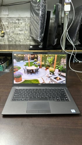 Dell Latitude 7400
