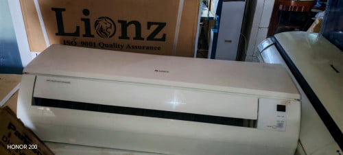 Gree inverter 1hp 135