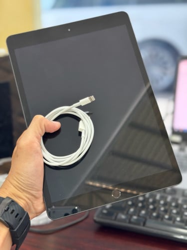 iPad 7th 32G ( Condition 97% ដូចរូប​)