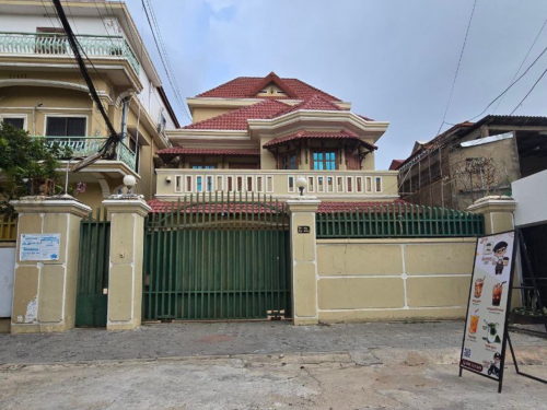 LUXURY VILLA FOR SALE: PRESTIGIOUS TUOL KORK