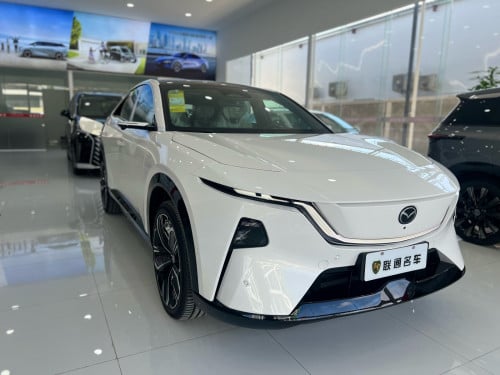 Mazda EZ60មានស្តុកស្រាប់ណាបងៗ មាន3ពណ៍