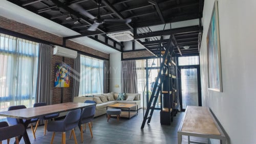 Renovated 3 bedrooms house for rent