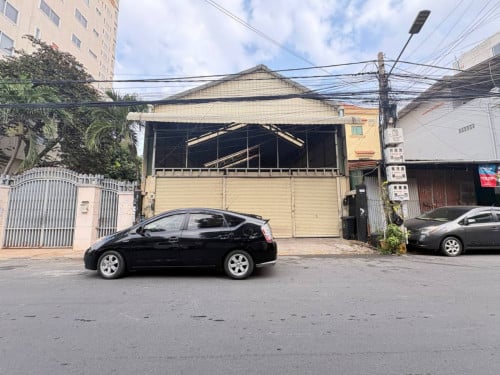 ឃ្លាំងជួលនៅសង្កាត់ទឹកល្អក់ ខណ្ឌទួលគោក