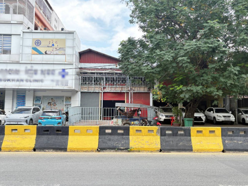 ឃ្លាំងសម្រាប់ជួល ជិតផ្សារដេប៉ូ​