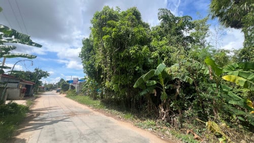 ប្រភេទដីលំនៅដា្ឋន ជាប់នឹងផ្លូវបេតុងធំ តម្លៃចរចារបាន