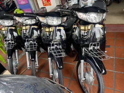 លក់ម៉ូតូថ្មី