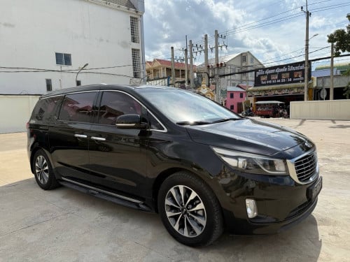 ក្នុងលឿងអូតូសងខាងបេីកតំបូល