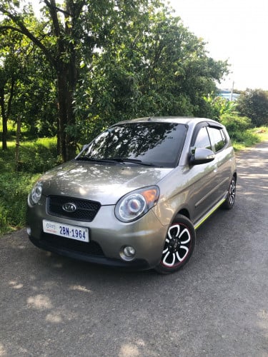 ឡានស្អាតអត់បុកប៉ះ.  ម៉ាសុីនស្ទុះណាស់