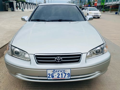 ឆ្លាមទឹកប្រាក់ឡានកាលីថ្មីខ្លាំងលេងតុបតែងហើយៗទៀតសារីឆ្នាំ2000មកមើលមិនទាស់ចិត្តទេបាទ