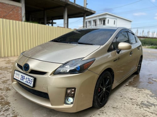 ស្លាកលេខ 2010” Prius USA opt 3” JBL zin ឡាននៅល្អច្រើន មានគ្រឿងល្អៗហើយស្រាប់