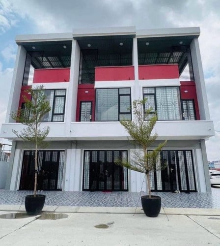 បុរីតំលៃសមរម្យ(បីជាន់)47800$(បង់ដាច់)